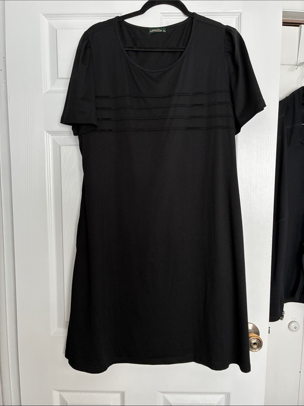 Black Short Sleeve Shift Dress - Brand Unknown